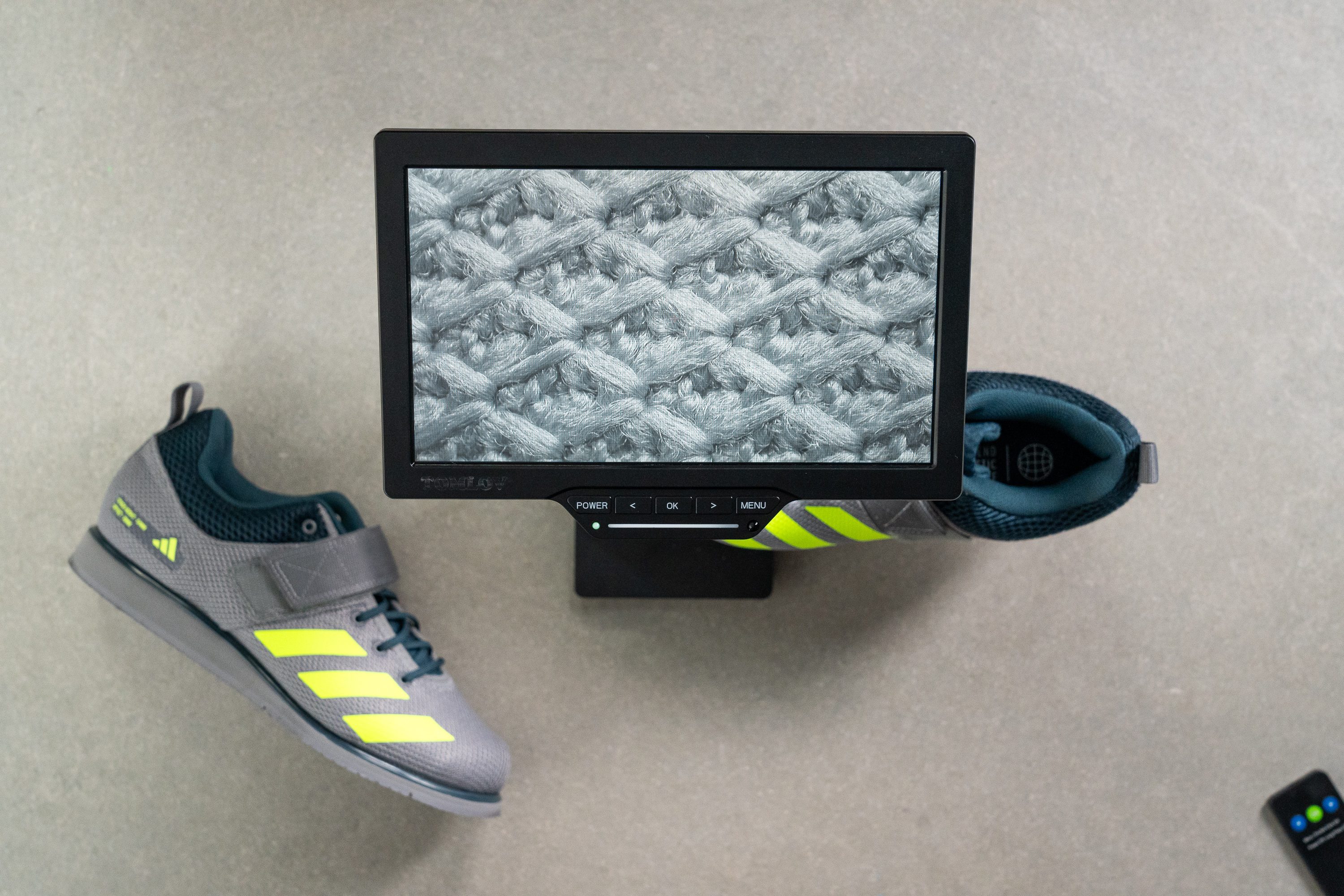 Adidas Powerlift 5 microscope