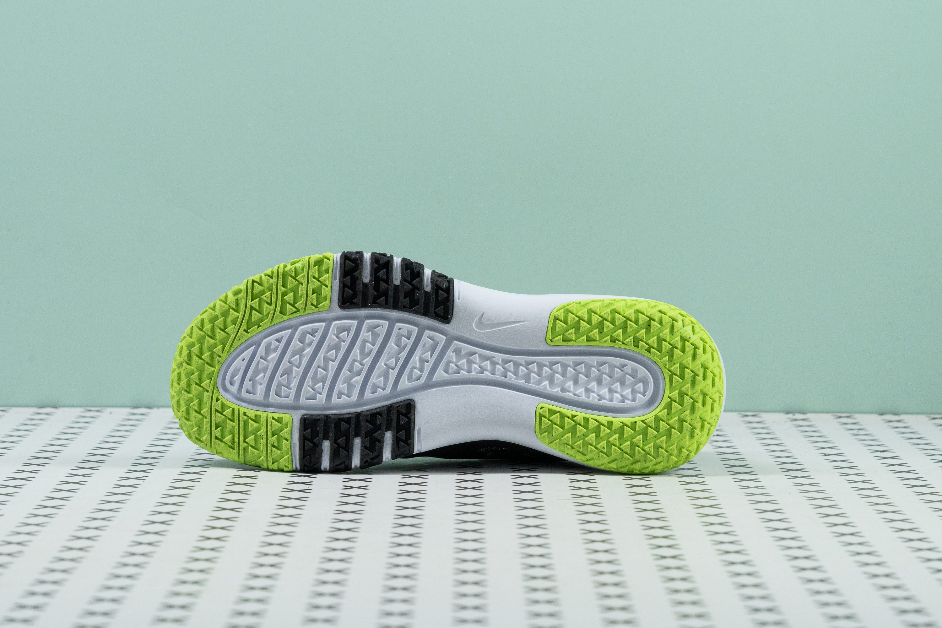 nike-flex-control-4-outsole.JPG