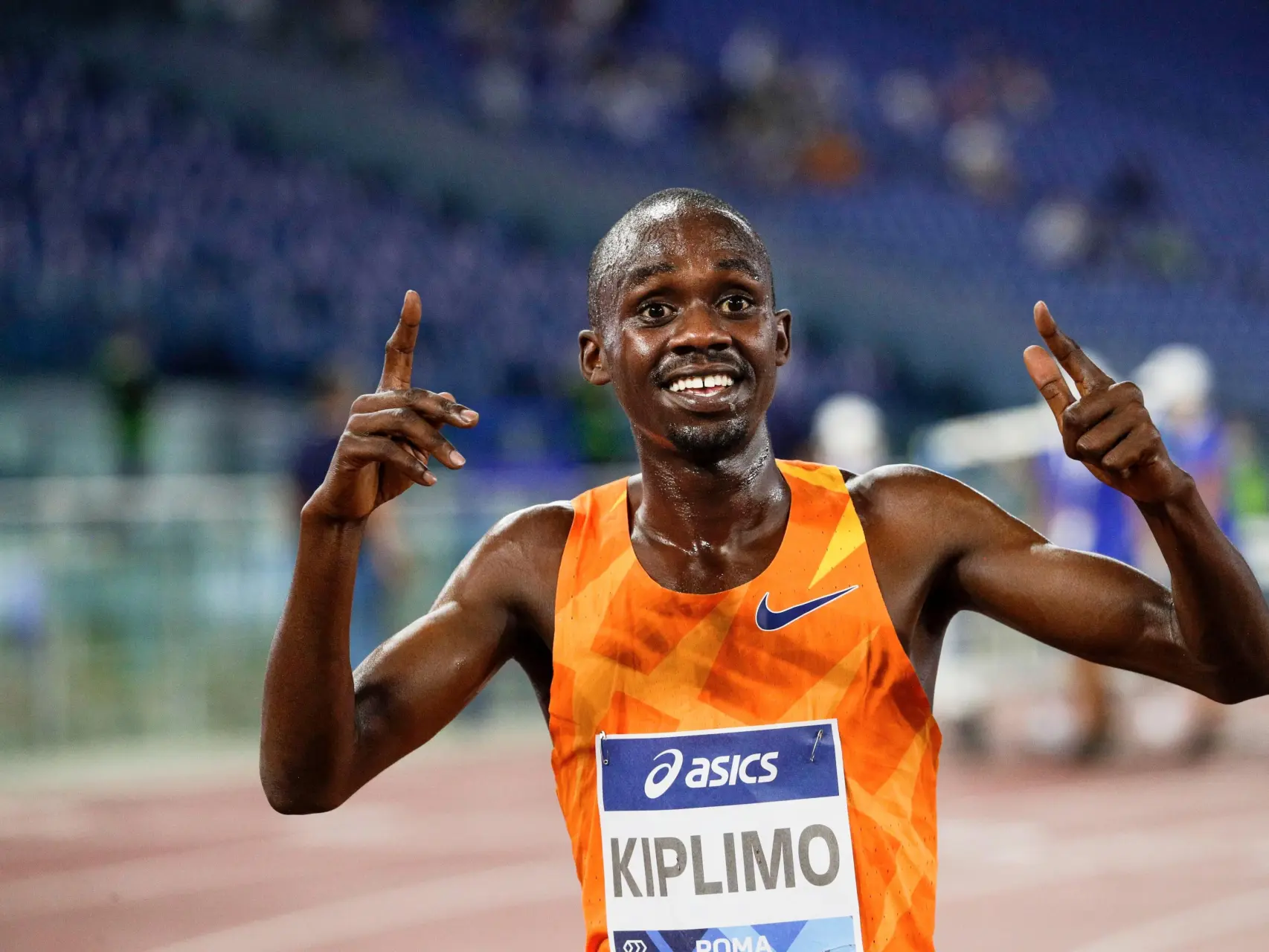 Kỷ lục mới về chạy bán marathon: Kiplimo's Blazing 56:42 tại Barcelona